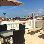 Luxury 3 Bedroom In Old City With Pool/Jacuzzis